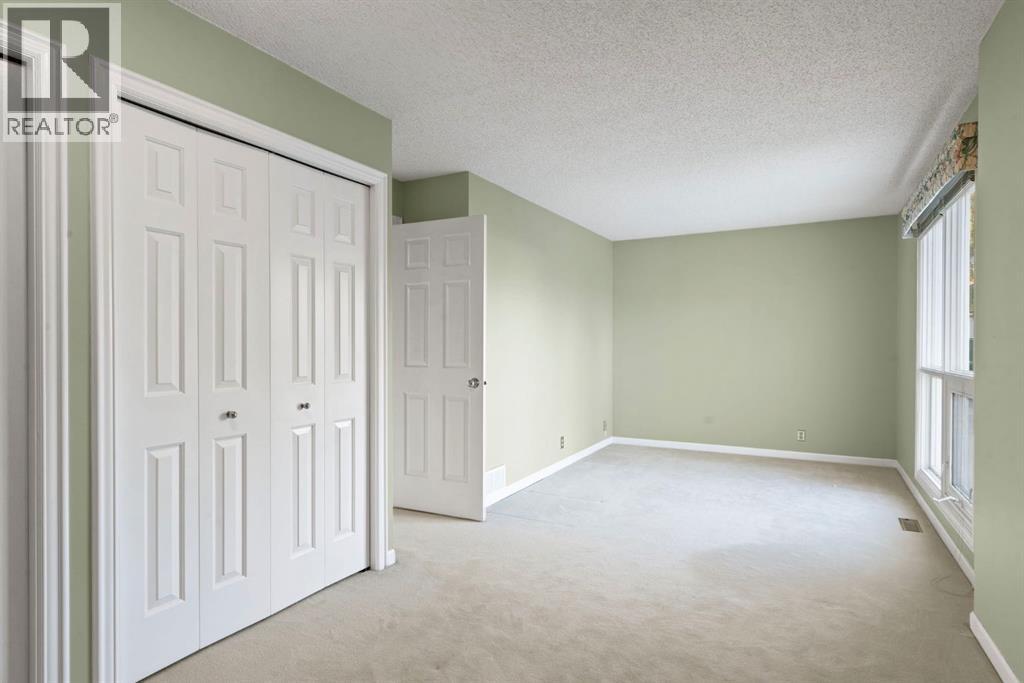 Single Family House for Sale in   Woodridge Drive SW Woodlands Calgary 