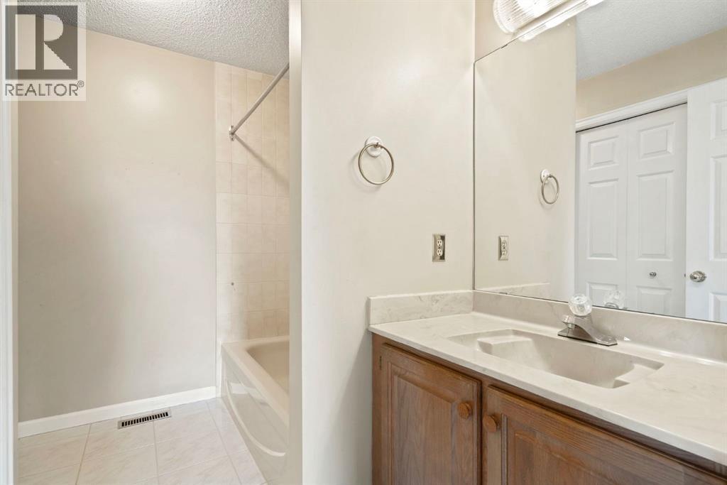 Single Family House for Sale in   Woodridge Drive SW Woodlands Calgary 