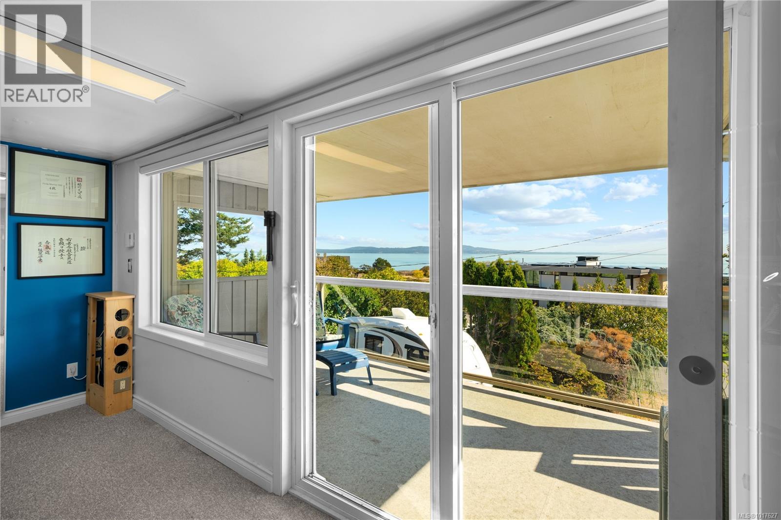 4490 Shore Way, Saanich