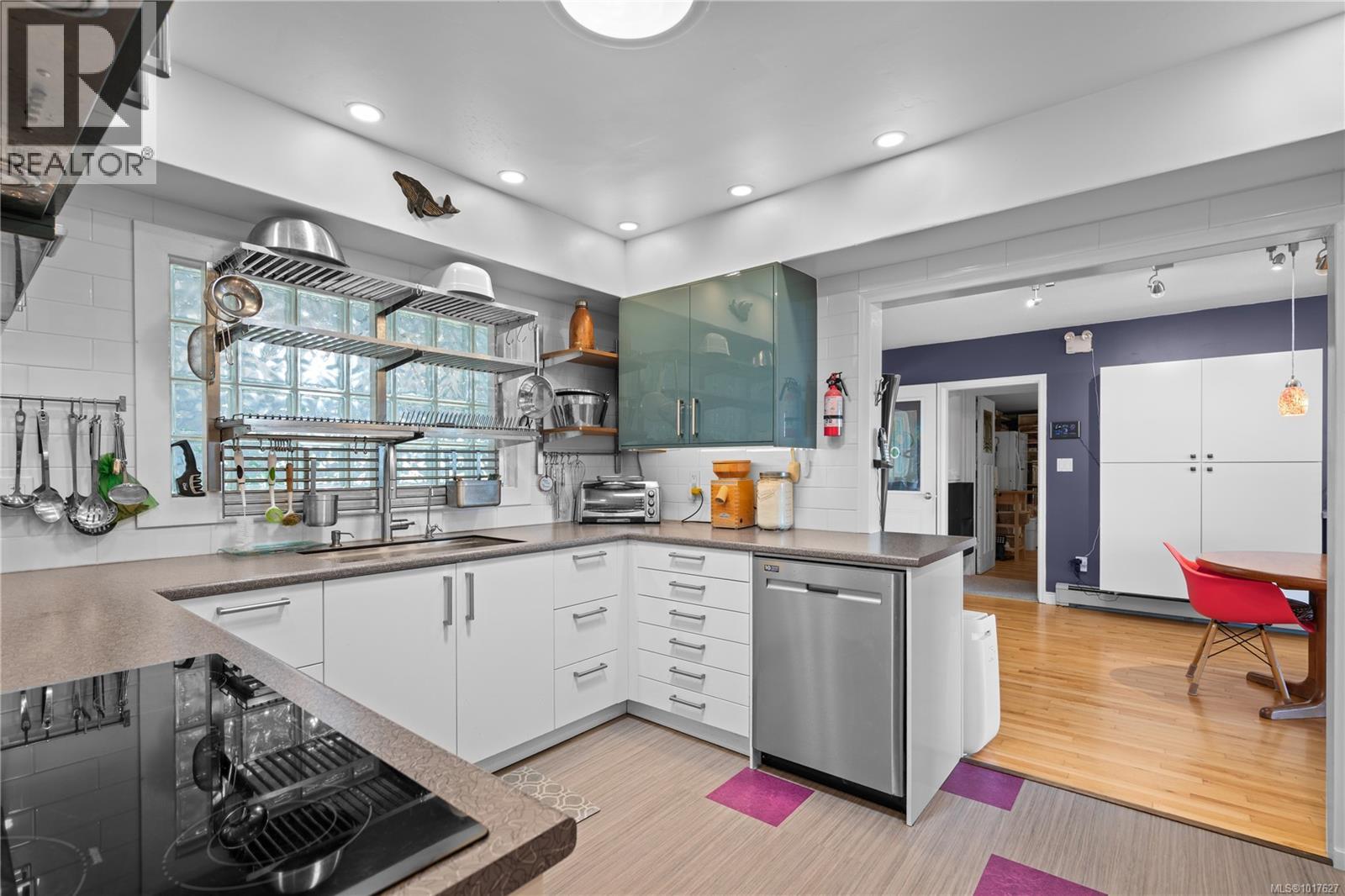 4490 Shore Way, Saanich