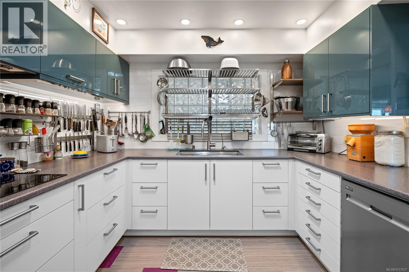 4490 Shore Way, Saanich