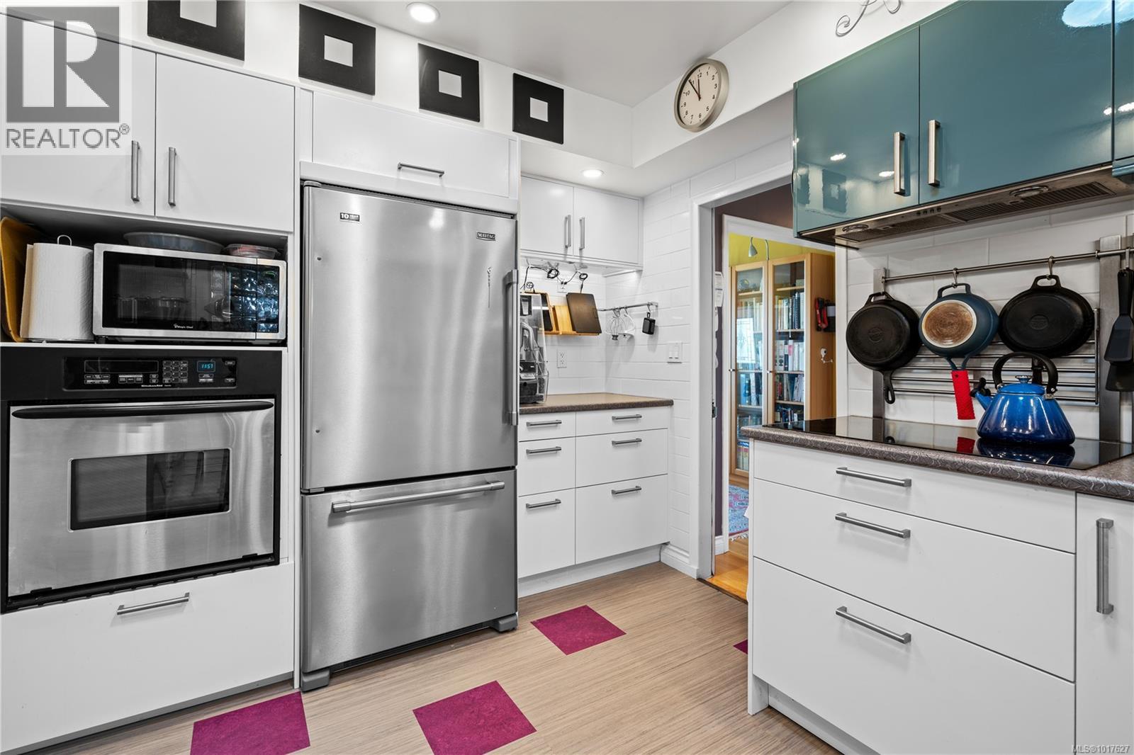 4490 Shore Way, Saanich