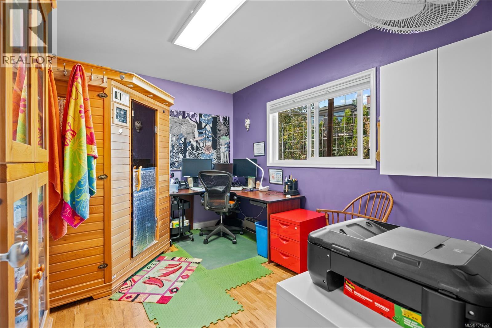 4490 Shore Way, Saanich