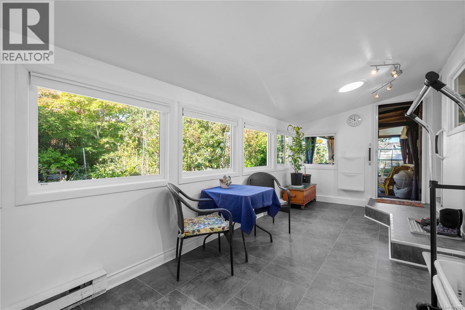 4490 Shore Way, Saanich