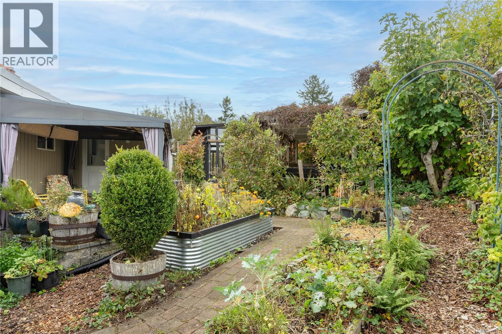 4490 Shore Way, Saanich