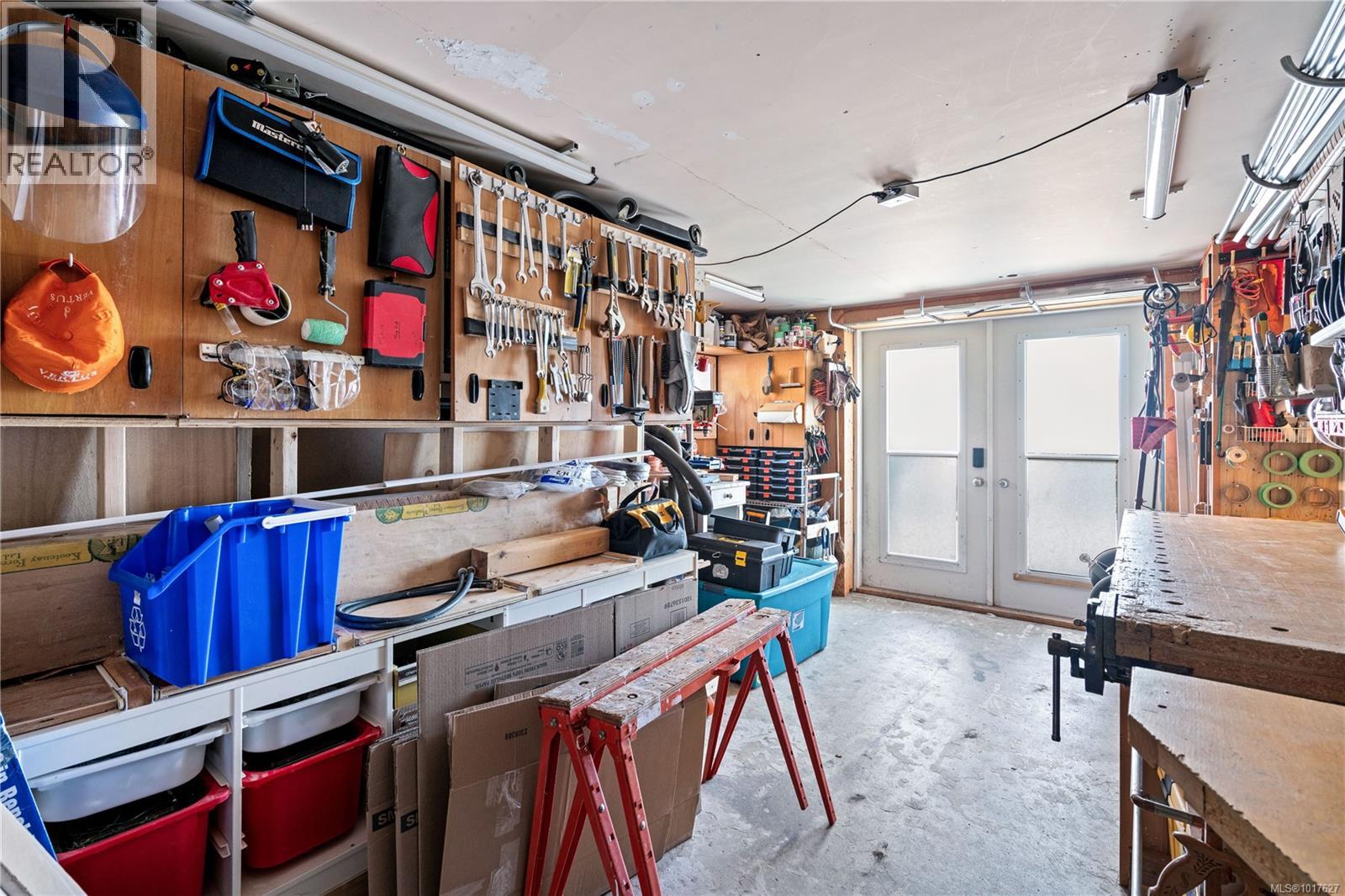 4490 Shore Way, Saanich