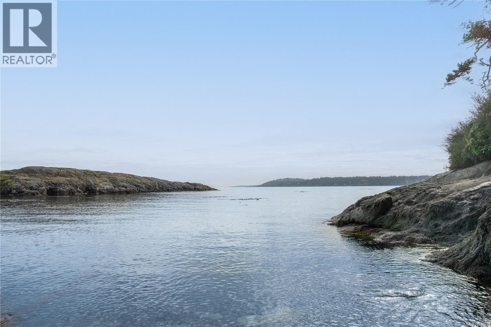 4490 Shore Way, Saanich