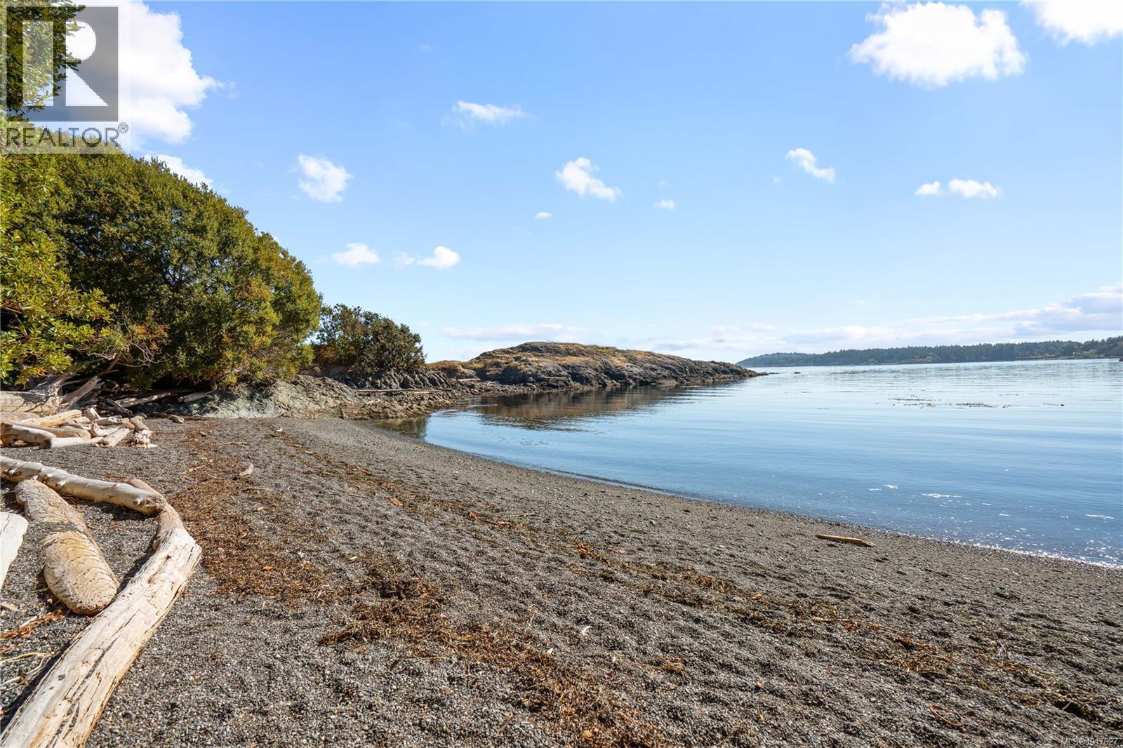 4490 Shore Way, Saanich