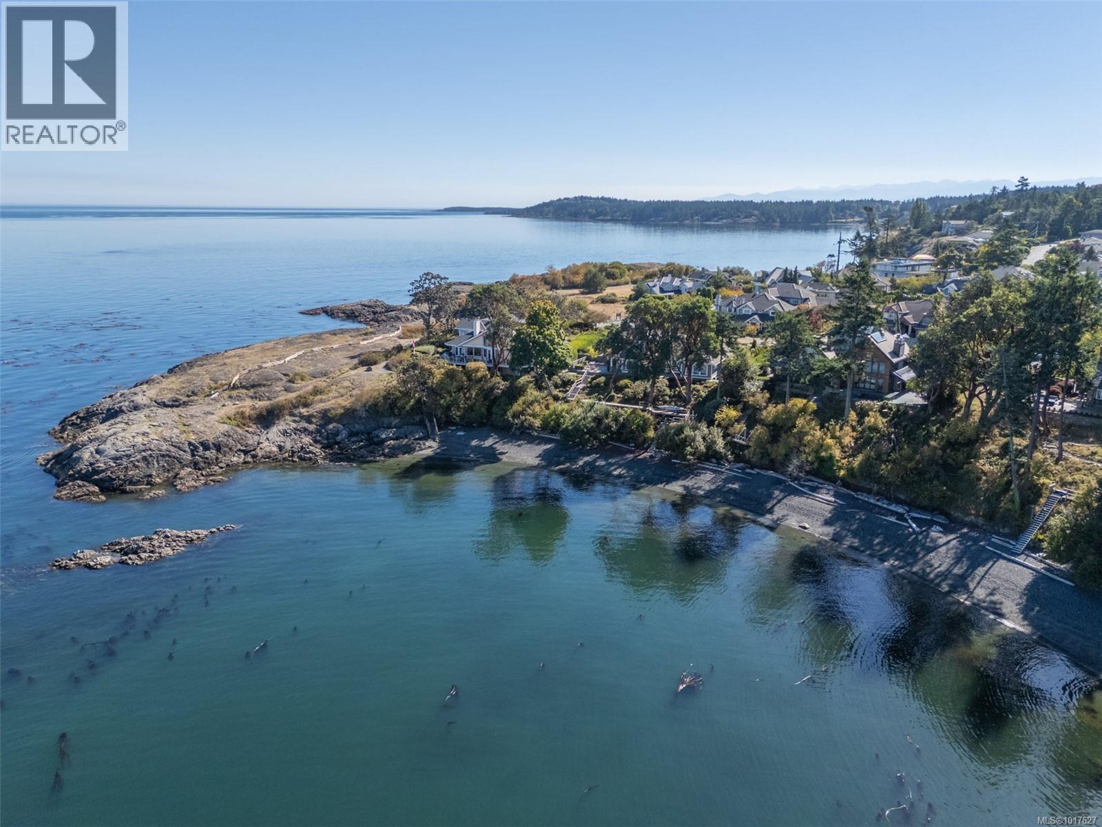 4490 Shore Way, Saanich