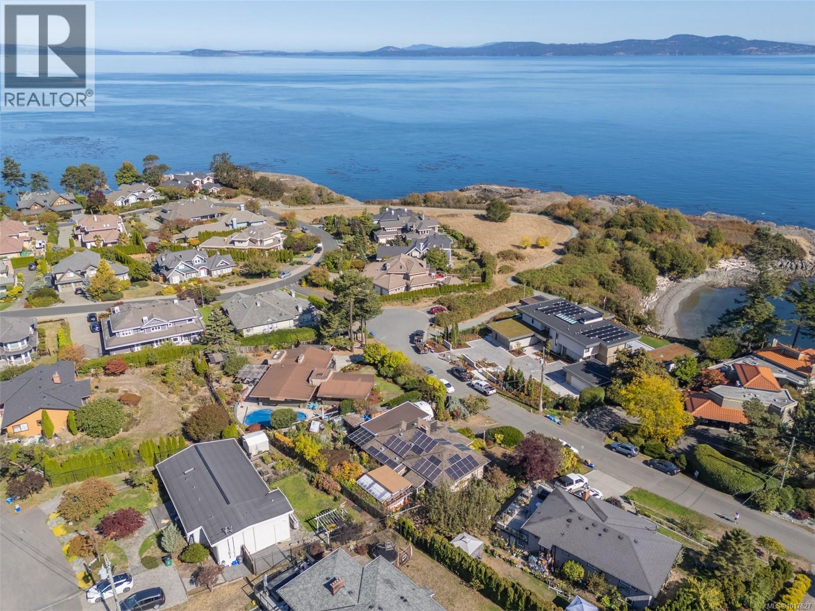 4490 Shore Way, Saanich