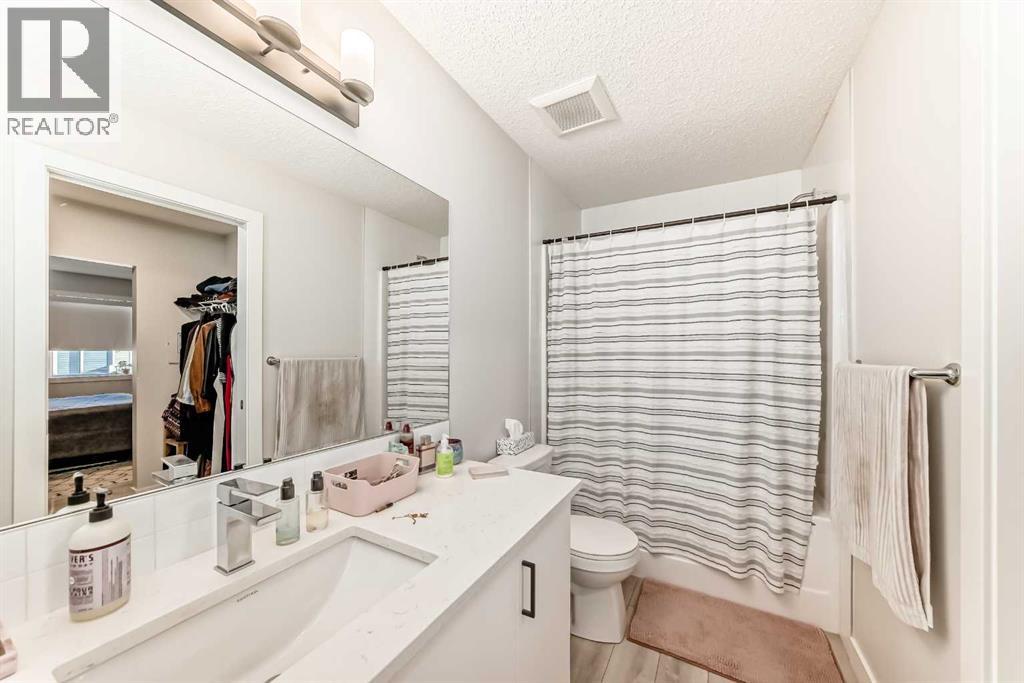 Single Family House for Sale in  Tuscany Summit Square NW Tuscany Calgary 