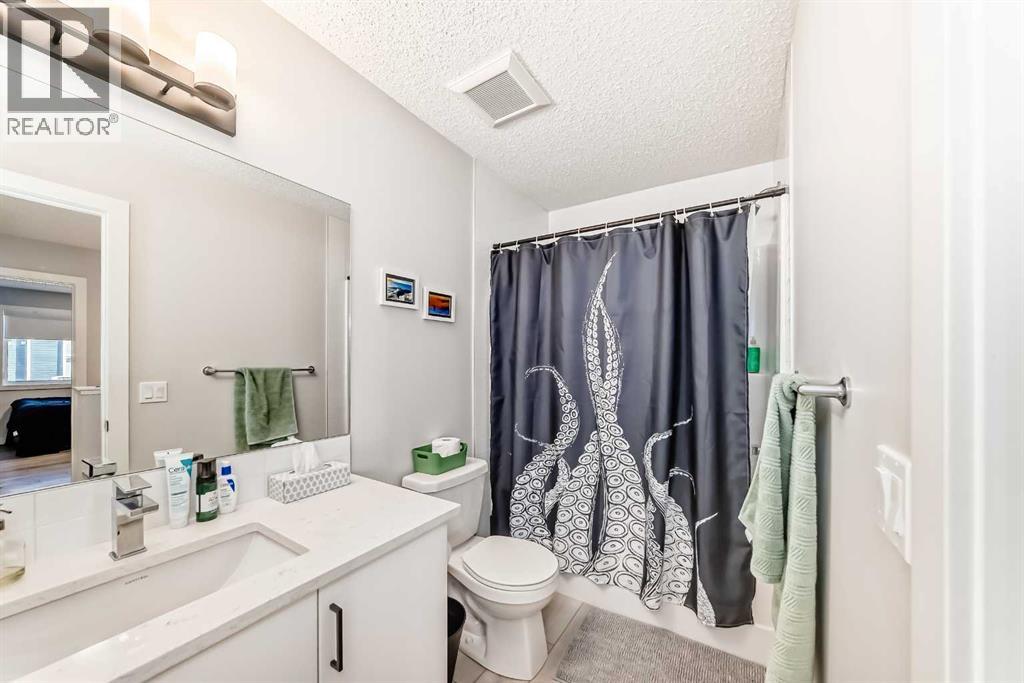 Single Family House for Sale in  Tuscany Summit Square NW Tuscany Calgary 