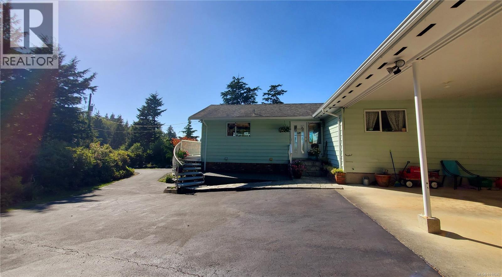 270 Cedar St, Tofino