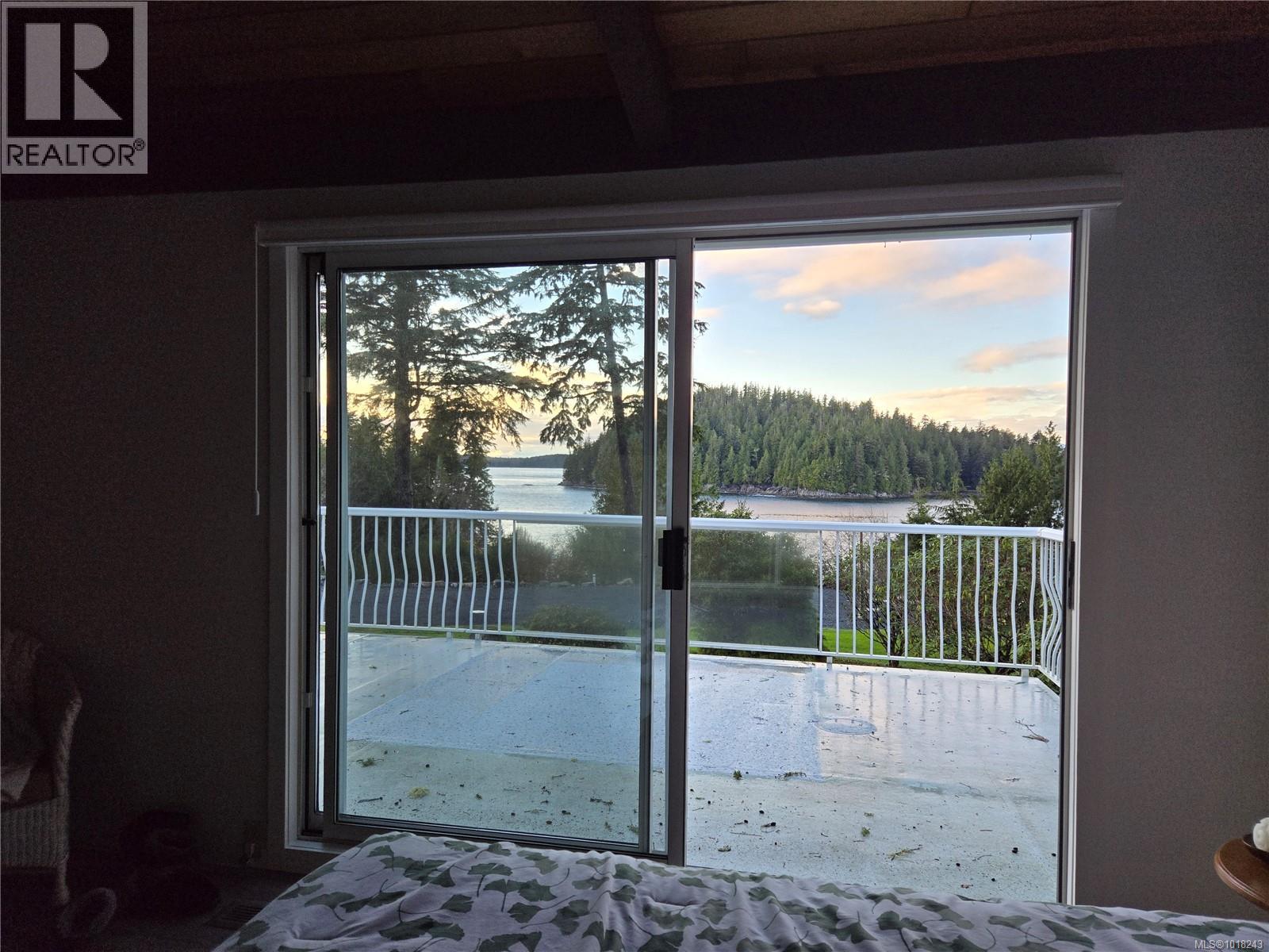 270 Cedar St, Tofino