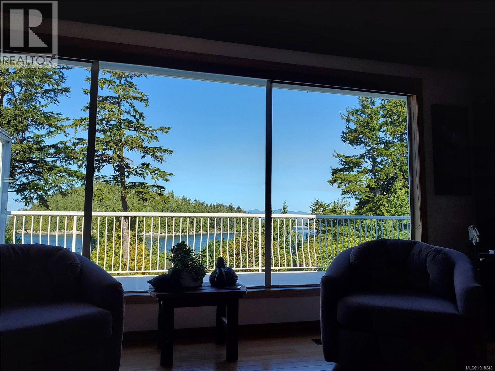 270 Cedar St, Tofino