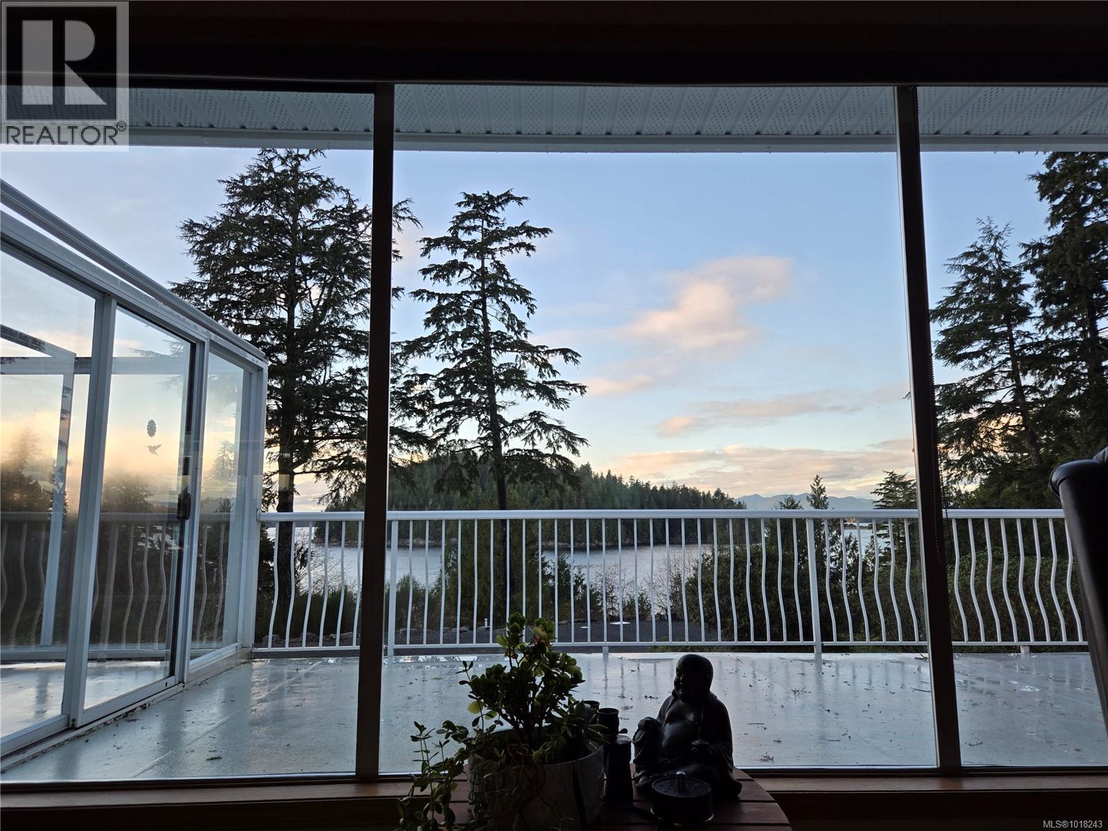 270 Cedar St, Tofino