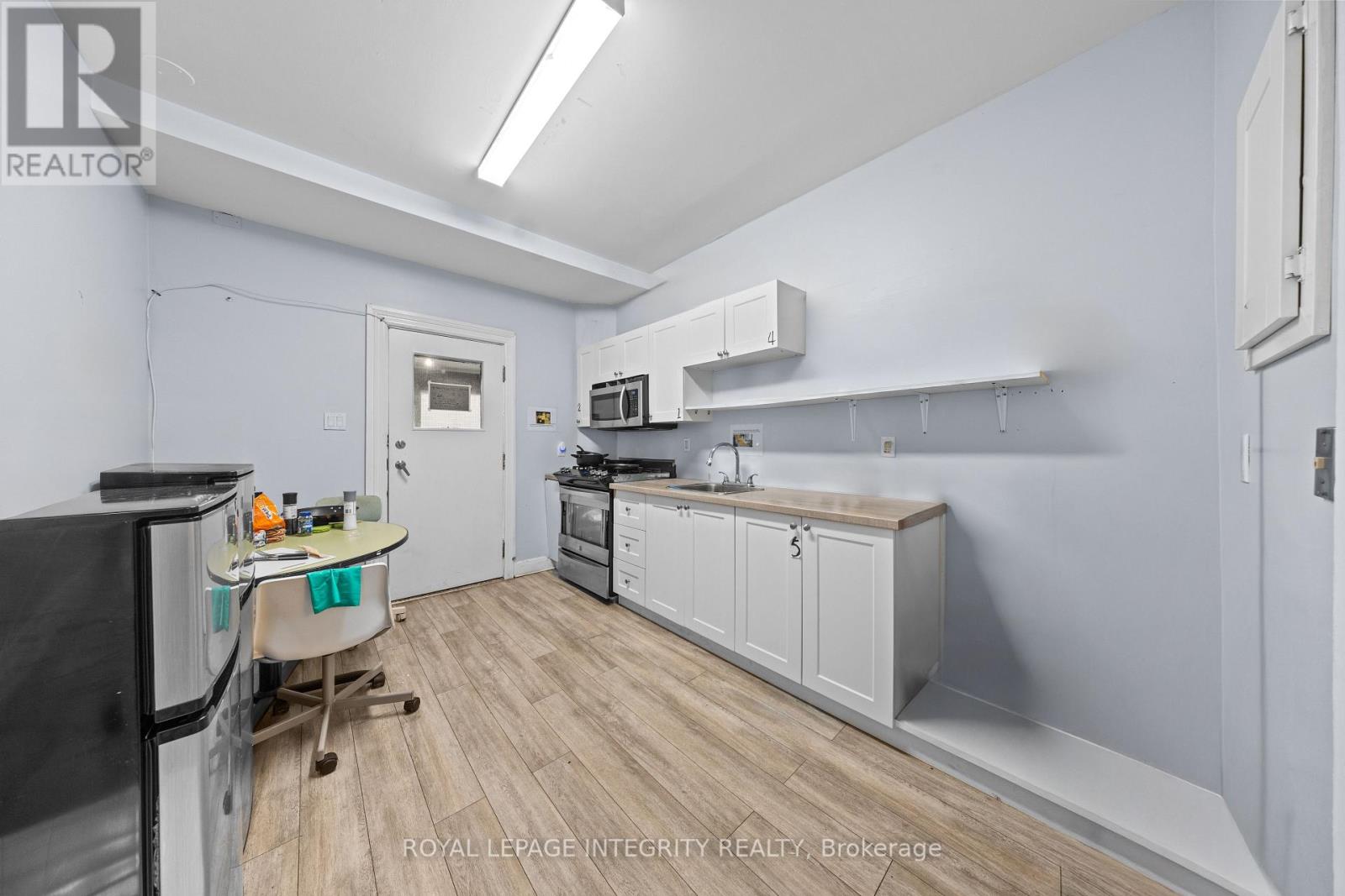 279 SOMERSET STREET E - 4