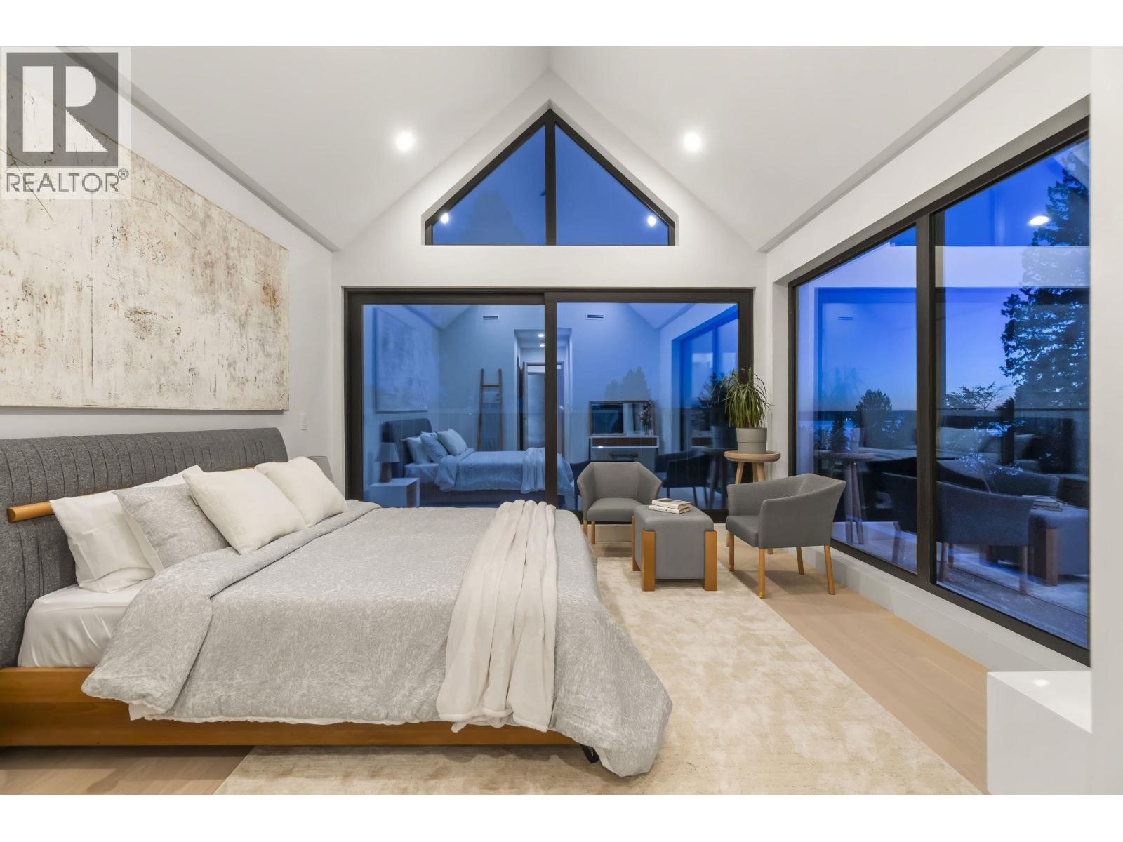 1066 FULTON AVENUE, West Vancouver