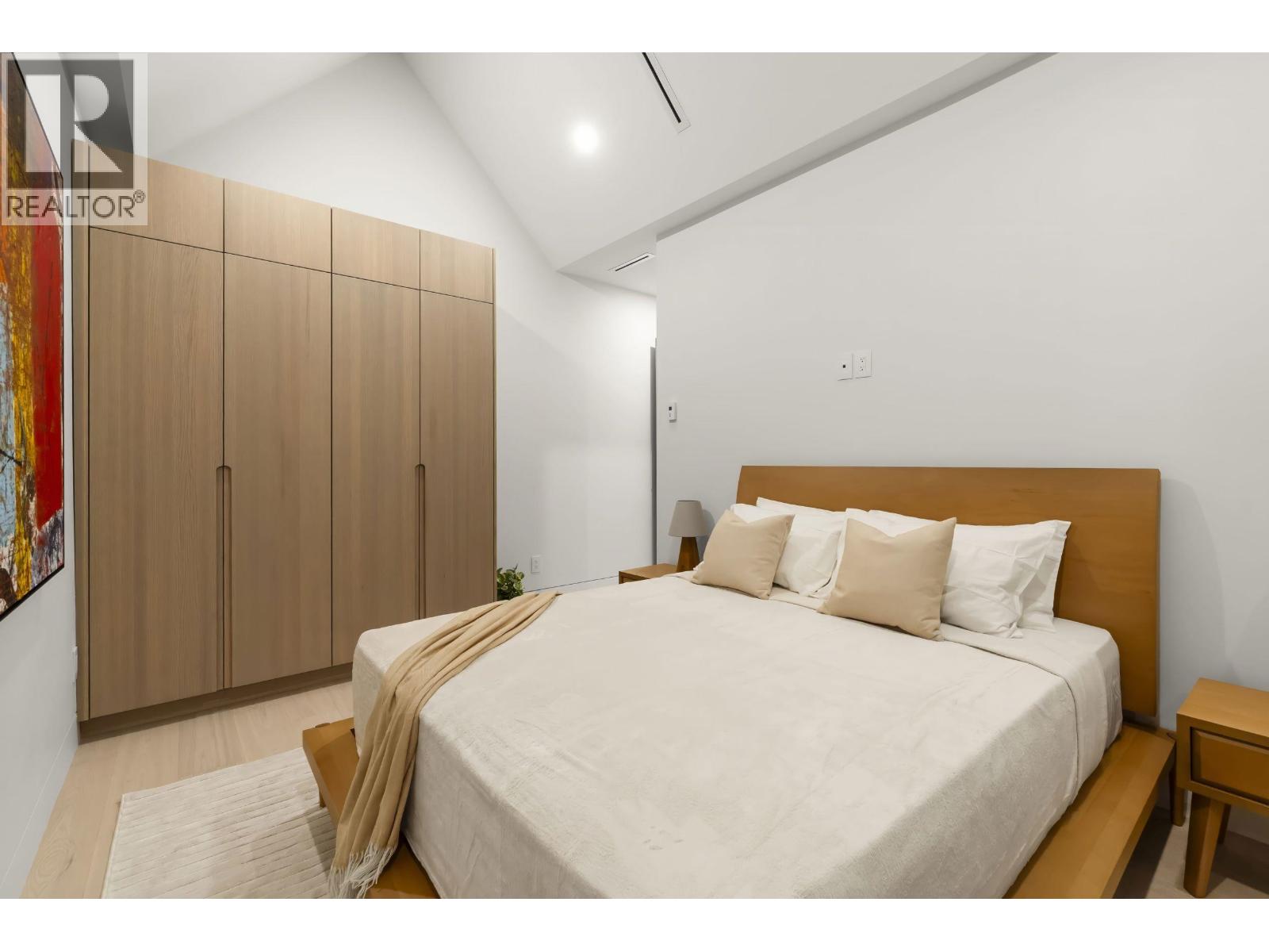 1066 FULTON AVENUE, West Vancouver