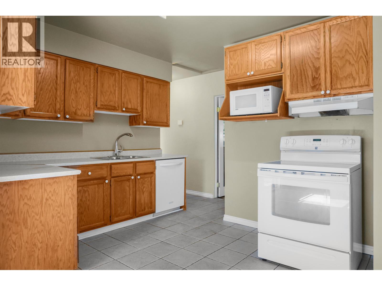 21 WHITE STREET, Kitimat