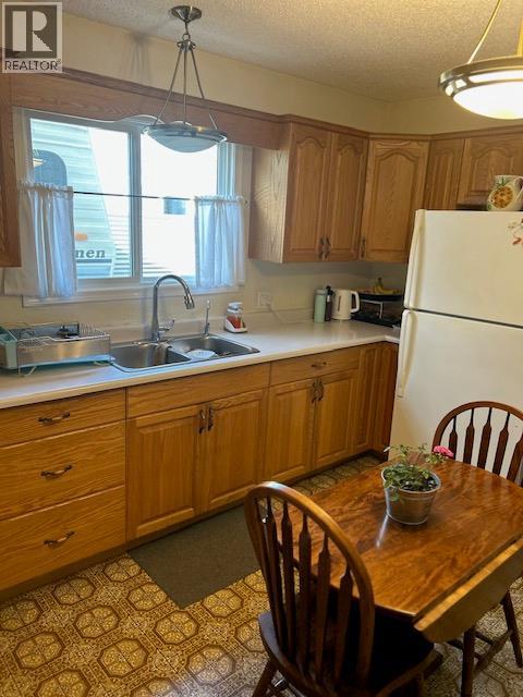 3537 Lakeshore Road - 8