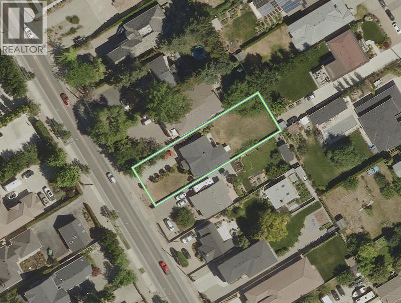  3531 Lakeshore Road, Kelowna