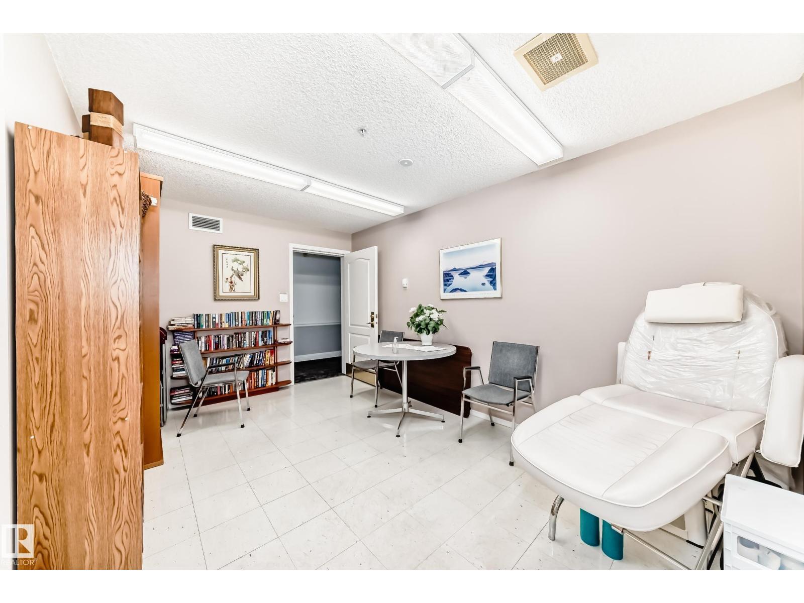 #302 13450 114 AV NW, Edmonton