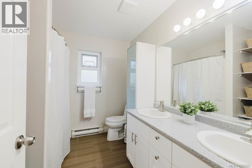 2310 Francis View Dr, View Royal