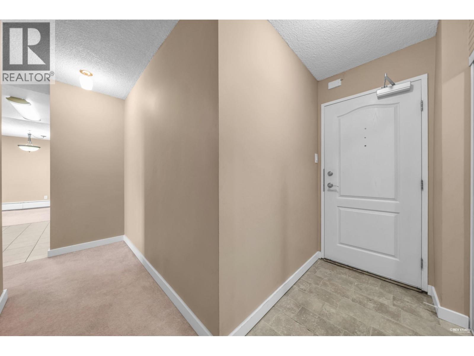 1602 2016 FULLERTON AVENUE, North Vancouver