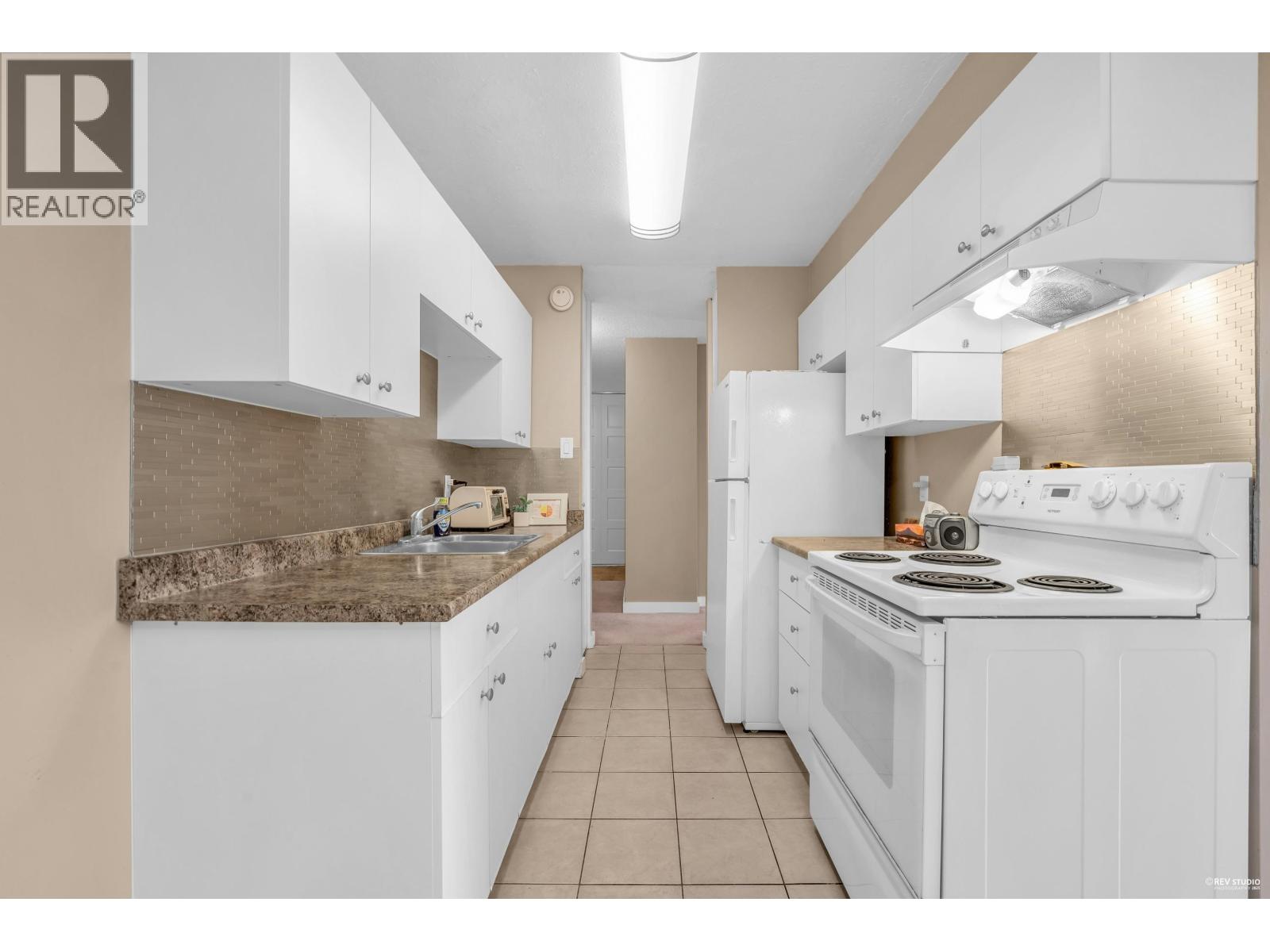 1602 2016 FULLERTON AVENUE, North Vancouver