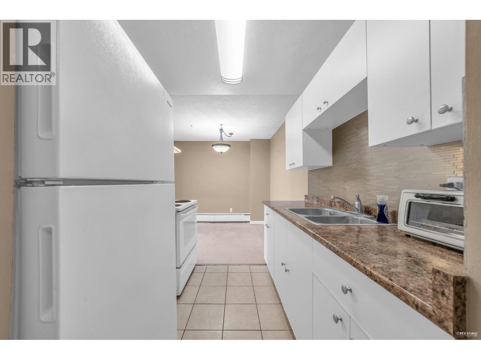 1602 2016 FULLERTON AVENUE, North Vancouver