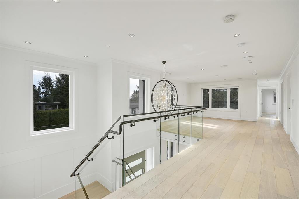 13915 BLACKBURN AVENUE, White Rock