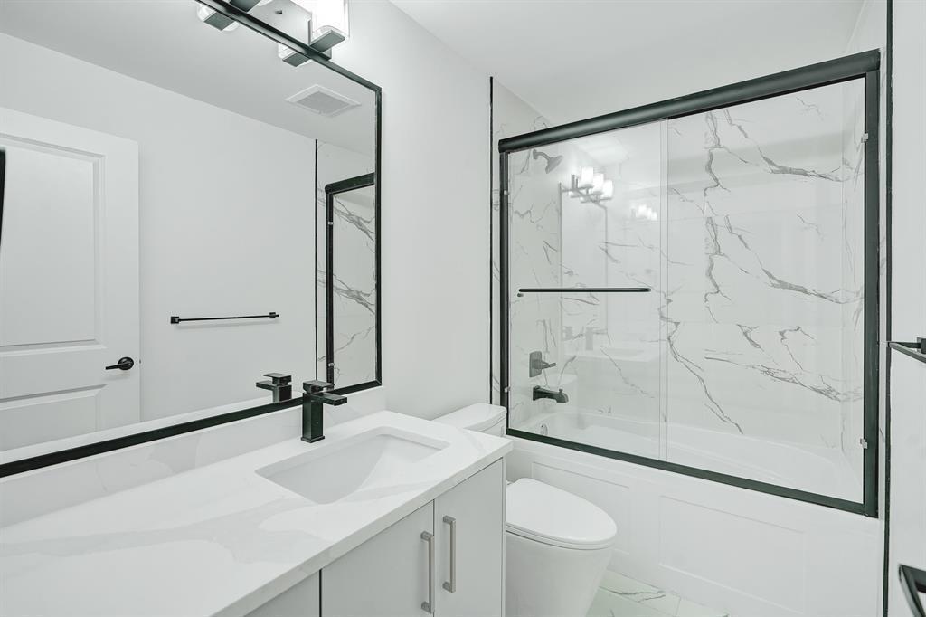 13915 BLACKBURN AVENUE, White Rock