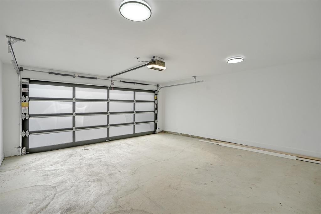 13915 BLACKBURN AVENUE, White Rock