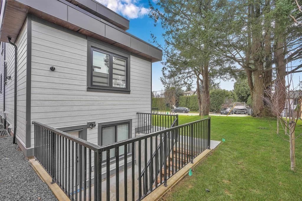 13915 BLACKBURN AVENUE, White Rock