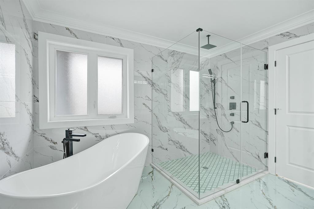 13915 BLACKBURN AVENUE, White Rock