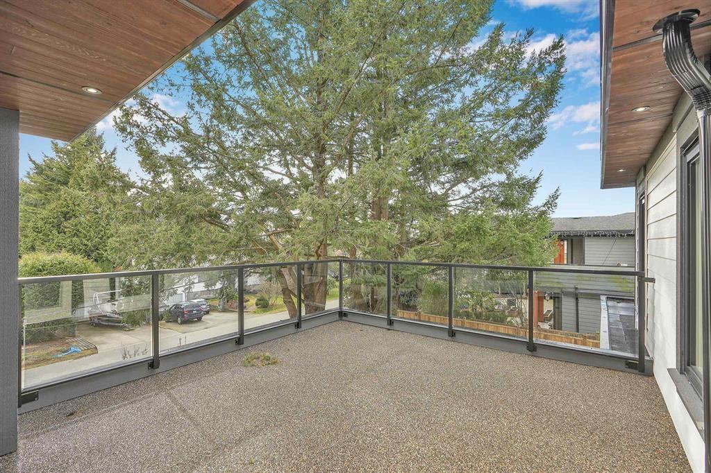 13915 BLACKBURN AVENUE, White Rock