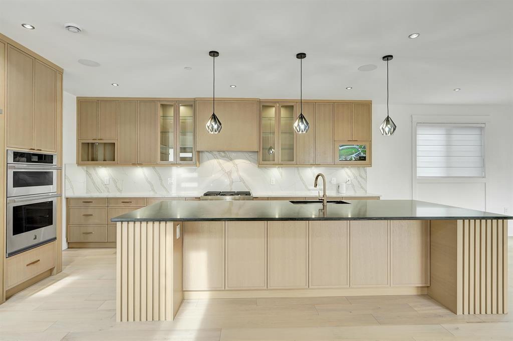 13915 BLACKBURN AVENUE, White Rock