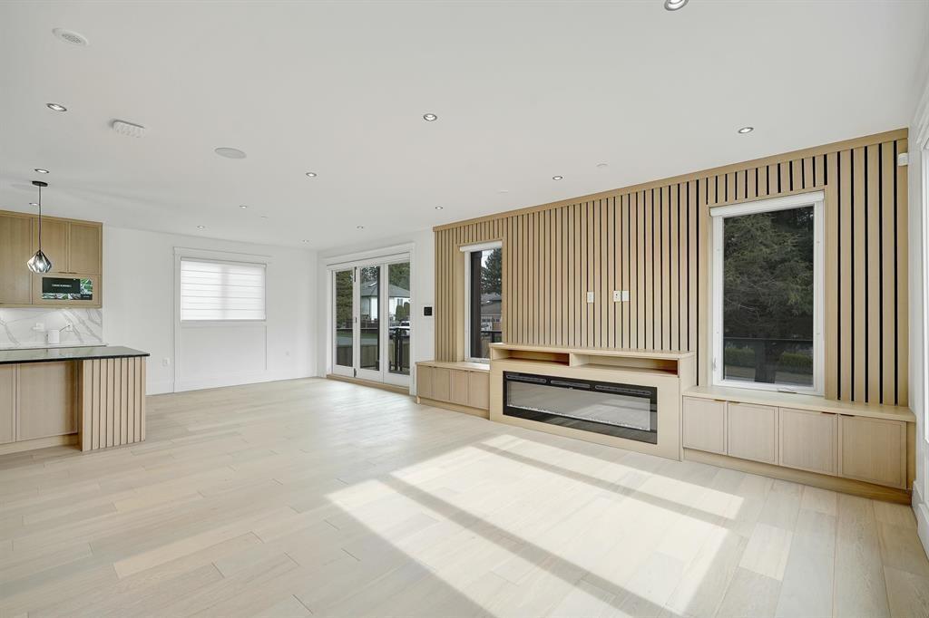 13915 BLACKBURN AVENUE, White Rock