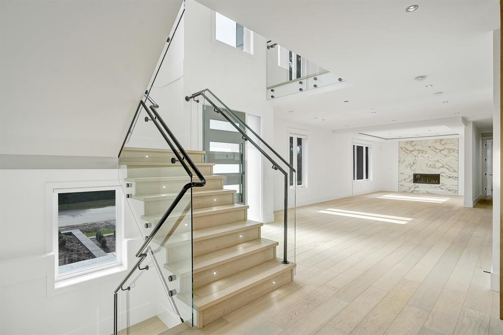 13915 BLACKBURN AVENUE, White Rock