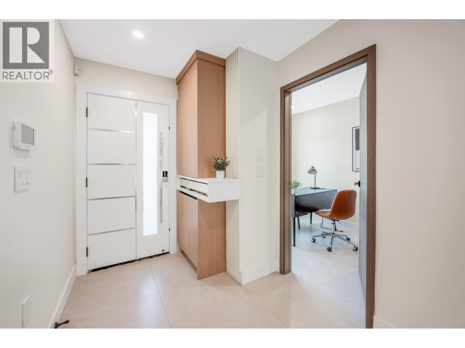 104 914 ROCHESTER AVENUE, Coquitlam