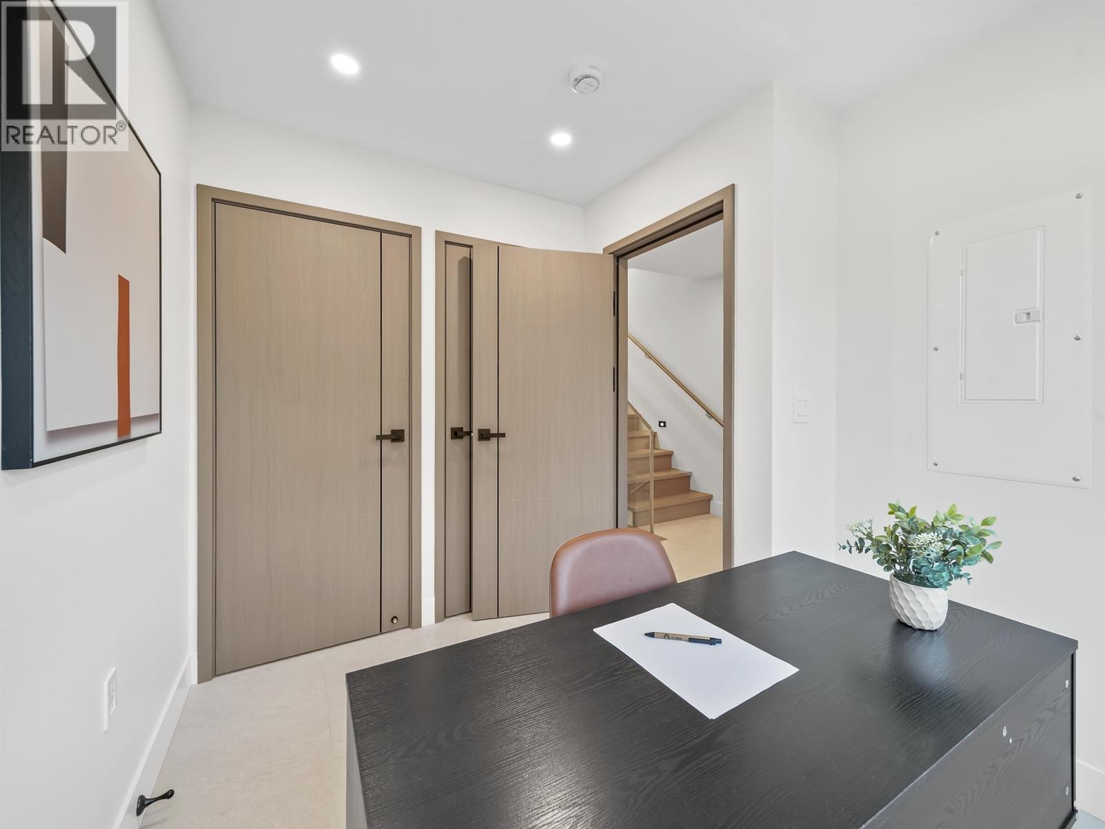 104 914 ROCHESTER AVENUE, Coquitlam