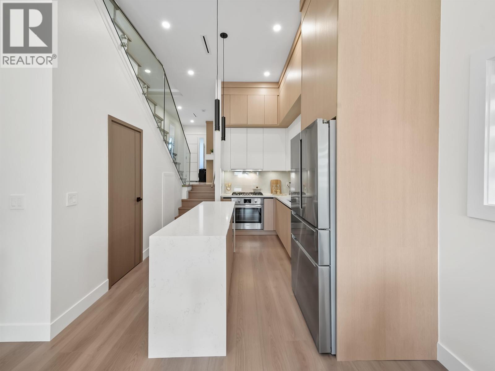 104 914 ROCHESTER AVENUE, Coquitlam