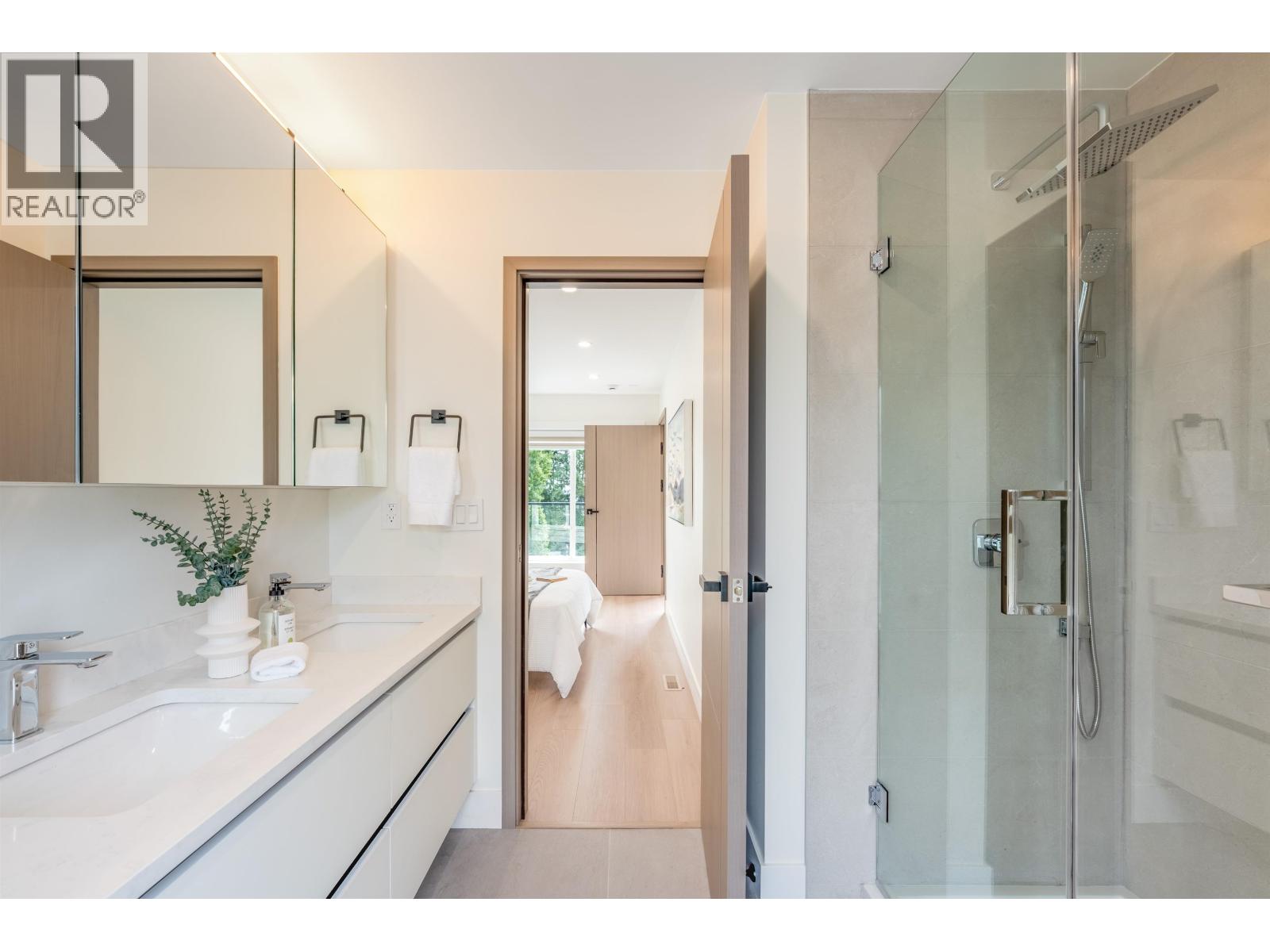 104 914 ROCHESTER AVENUE, Coquitlam