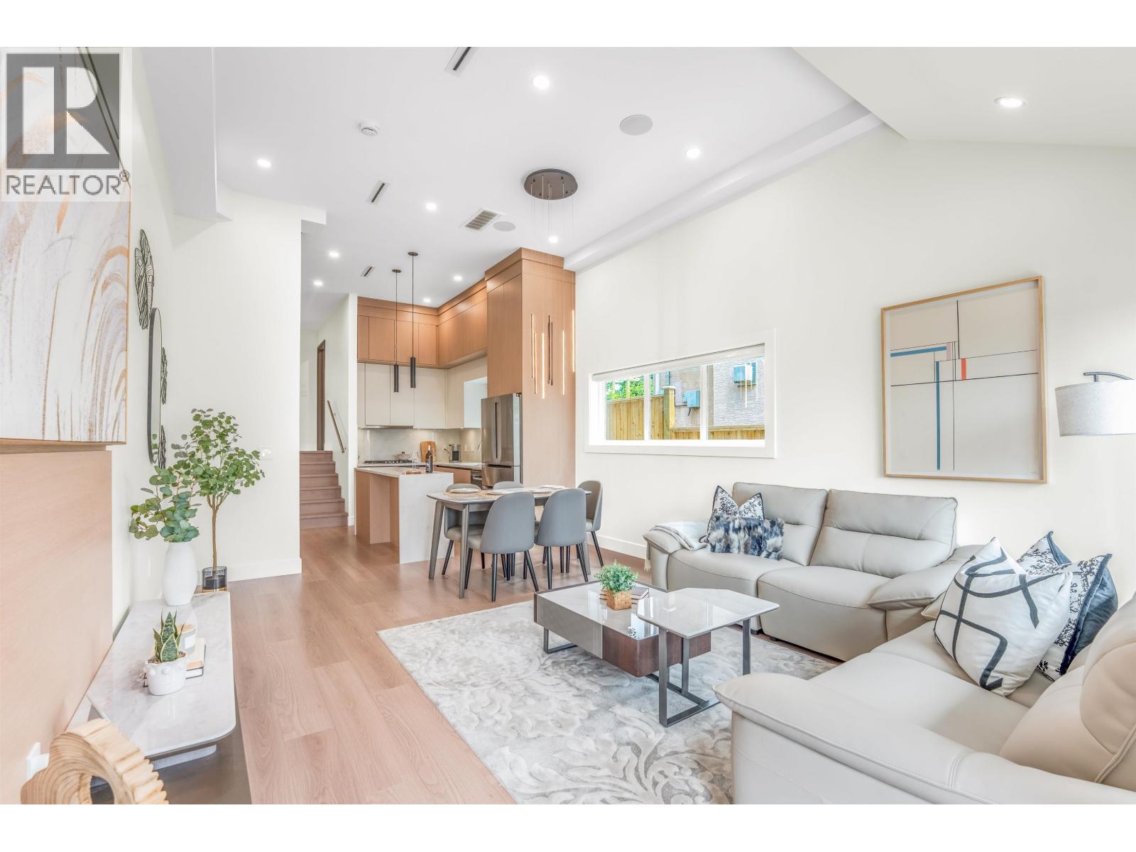 104 914 ROCHESTER AVENUE, Coquitlam