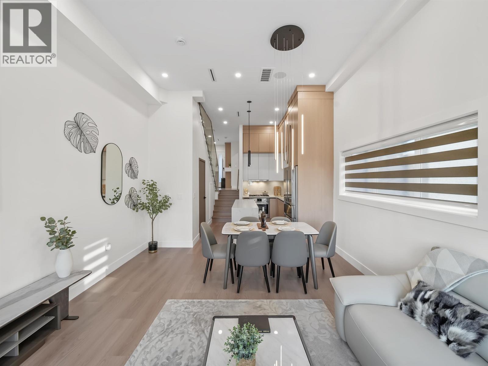 104 914 ROCHESTER AVENUE, Coquitlam