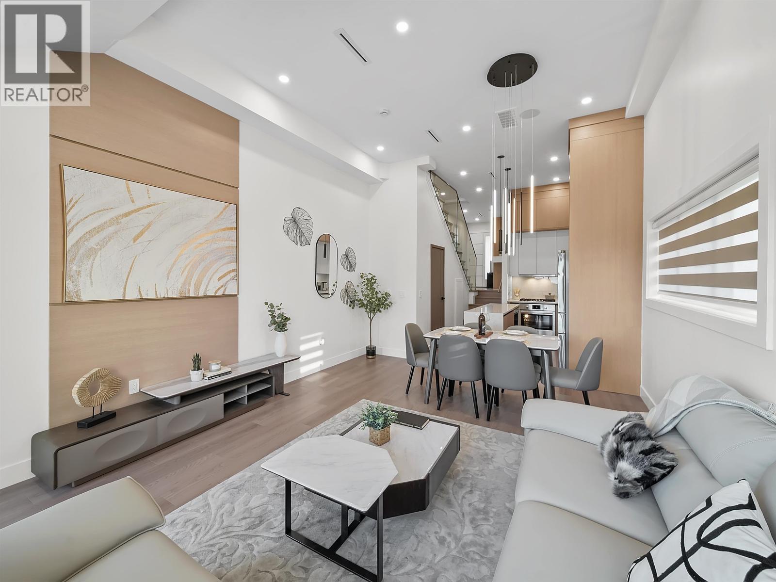 104 914 ROCHESTER AVENUE, Coquitlam