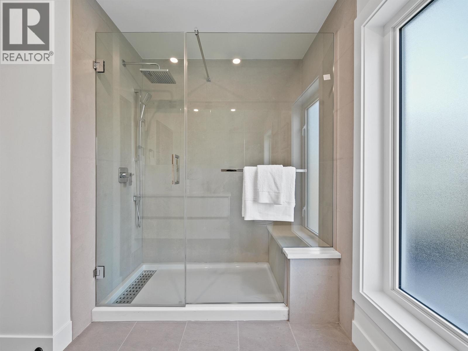 104 914 ROCHESTER AVENUE, Coquitlam