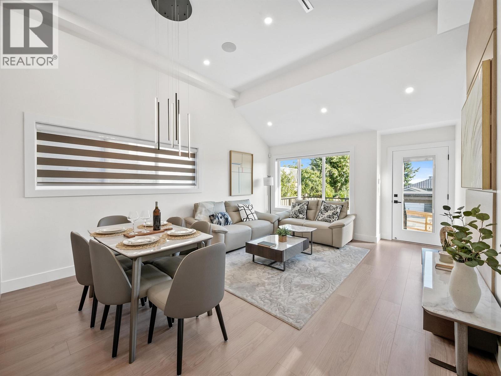 104 914 ROCHESTER AVENUE, Coquitlam