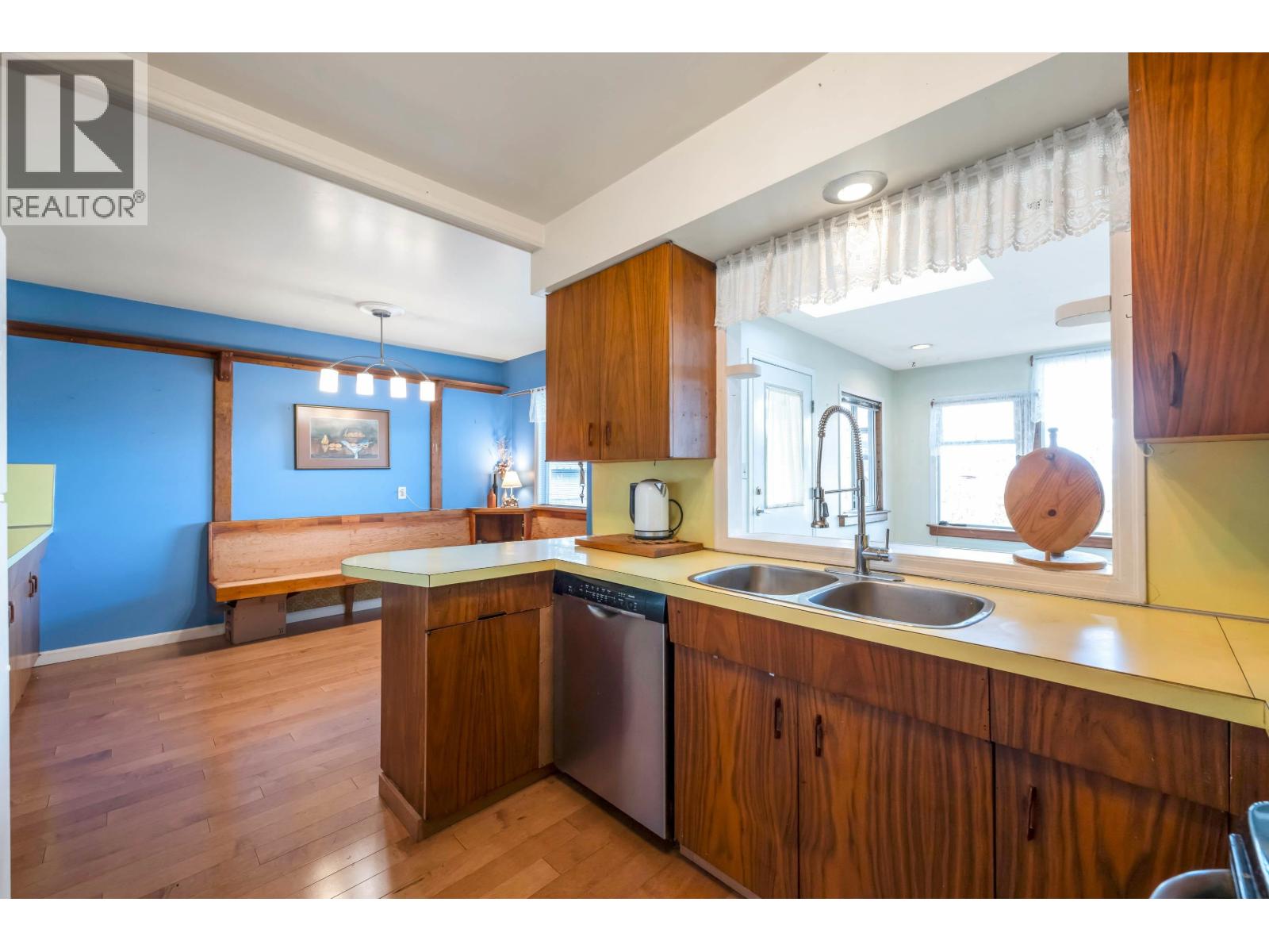 5855 CRESCENT Drive, Delta